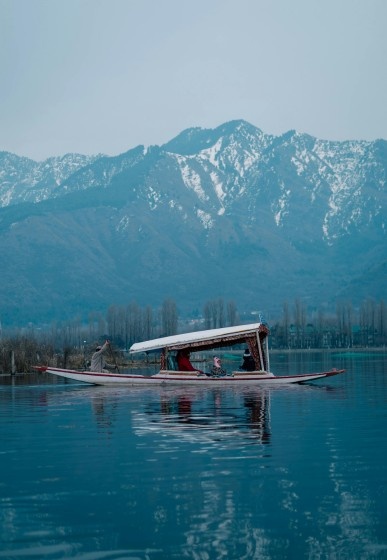Travel to Kashmir with She Goes Travel Buddies Kerala Group Tour